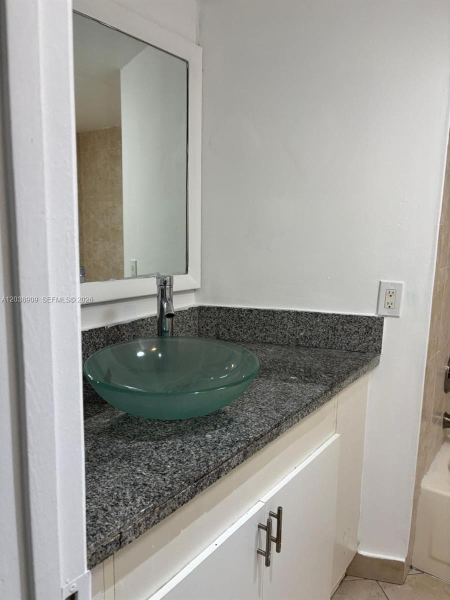 6276 NW 186th St # 204, Hialeah, FL 33015 photo 6