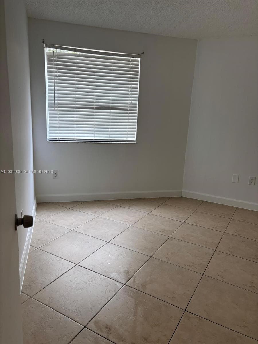 6276 NW 186th St # 204, Hialeah, FL 33015 photo 8