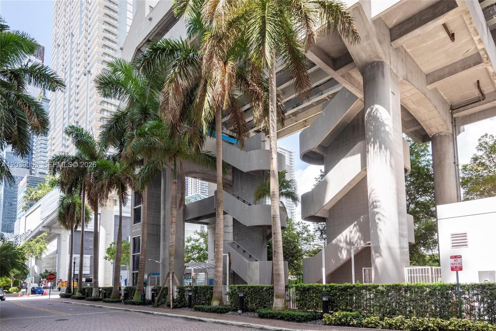 31 SE 5th St # 705, Miami, FL 33131 photo 9