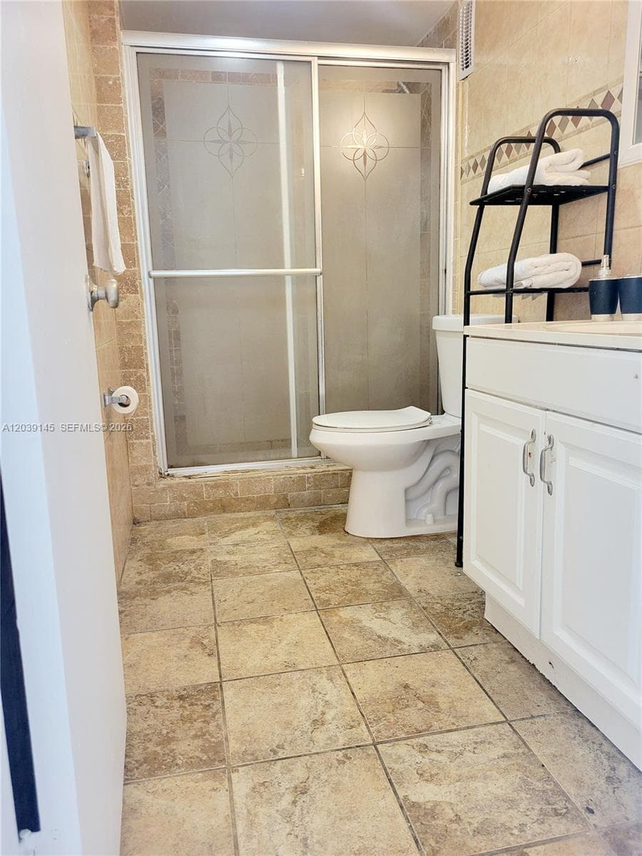 1300 NE Miami Gardens Dr # 720E, Miami, FL 33179 photo 9