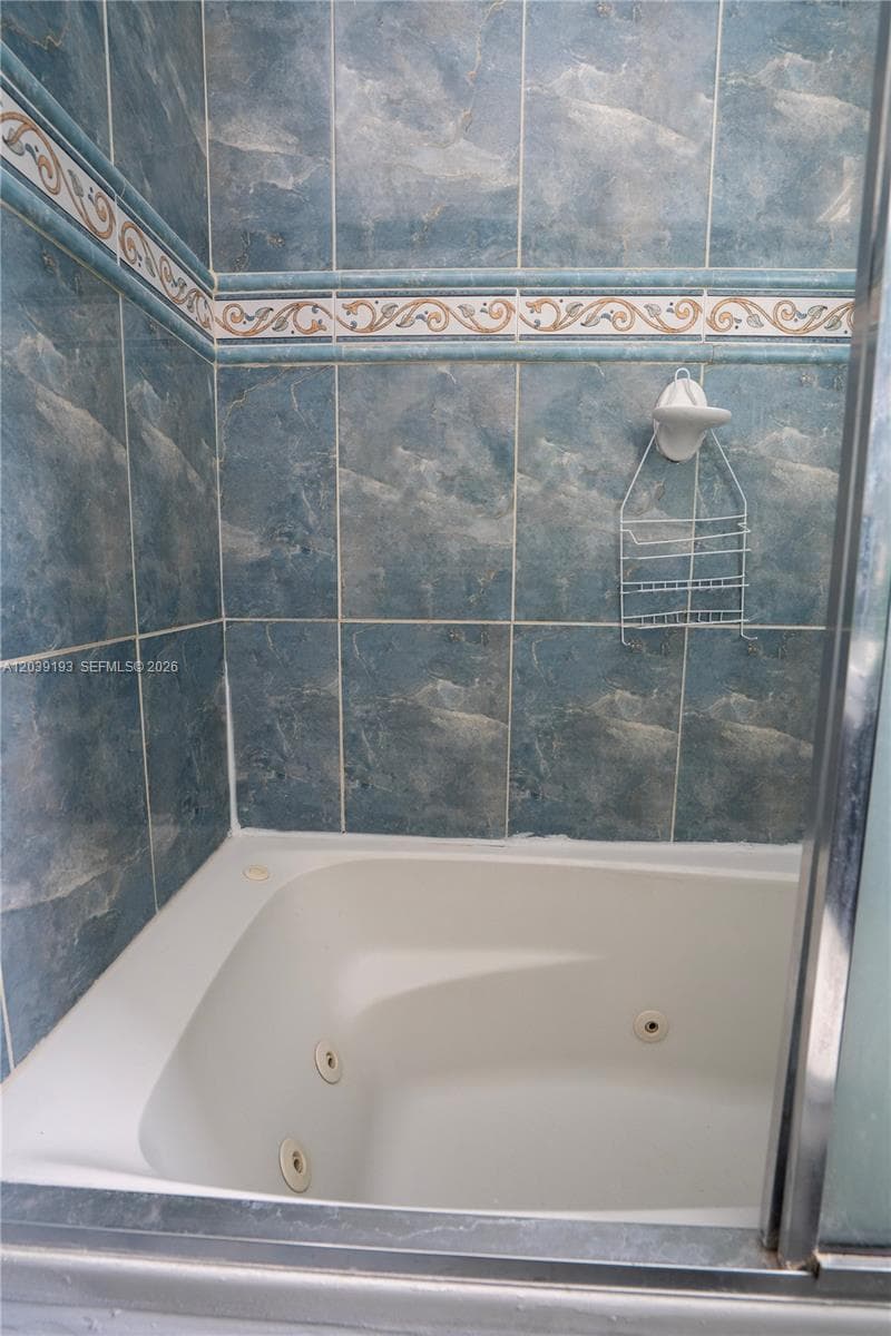 16990 NE 5th Ct # 2, North Miami Beach, FL 33162 photo 7