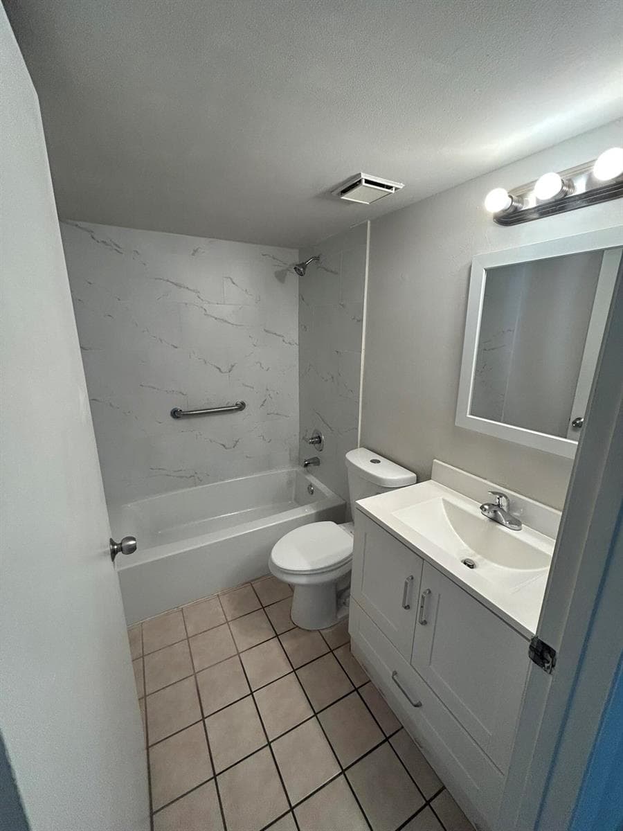 450 W Palm Cir Circle W # 103, Pembroke Pines, FL 33025 photo 6
