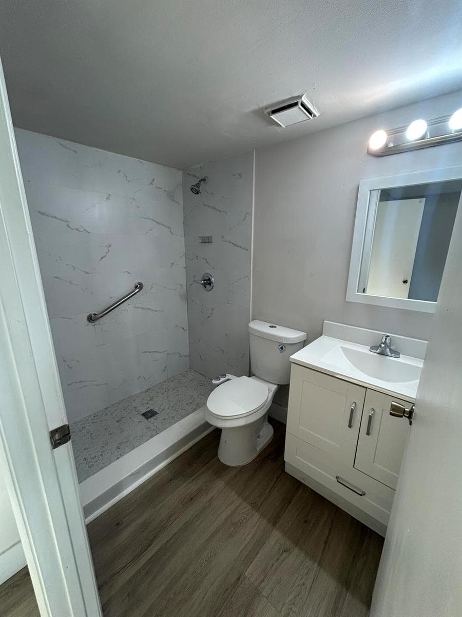 450 W Palm Cir Circle W # 103, Pembroke Pines, FL 33025 photo 12