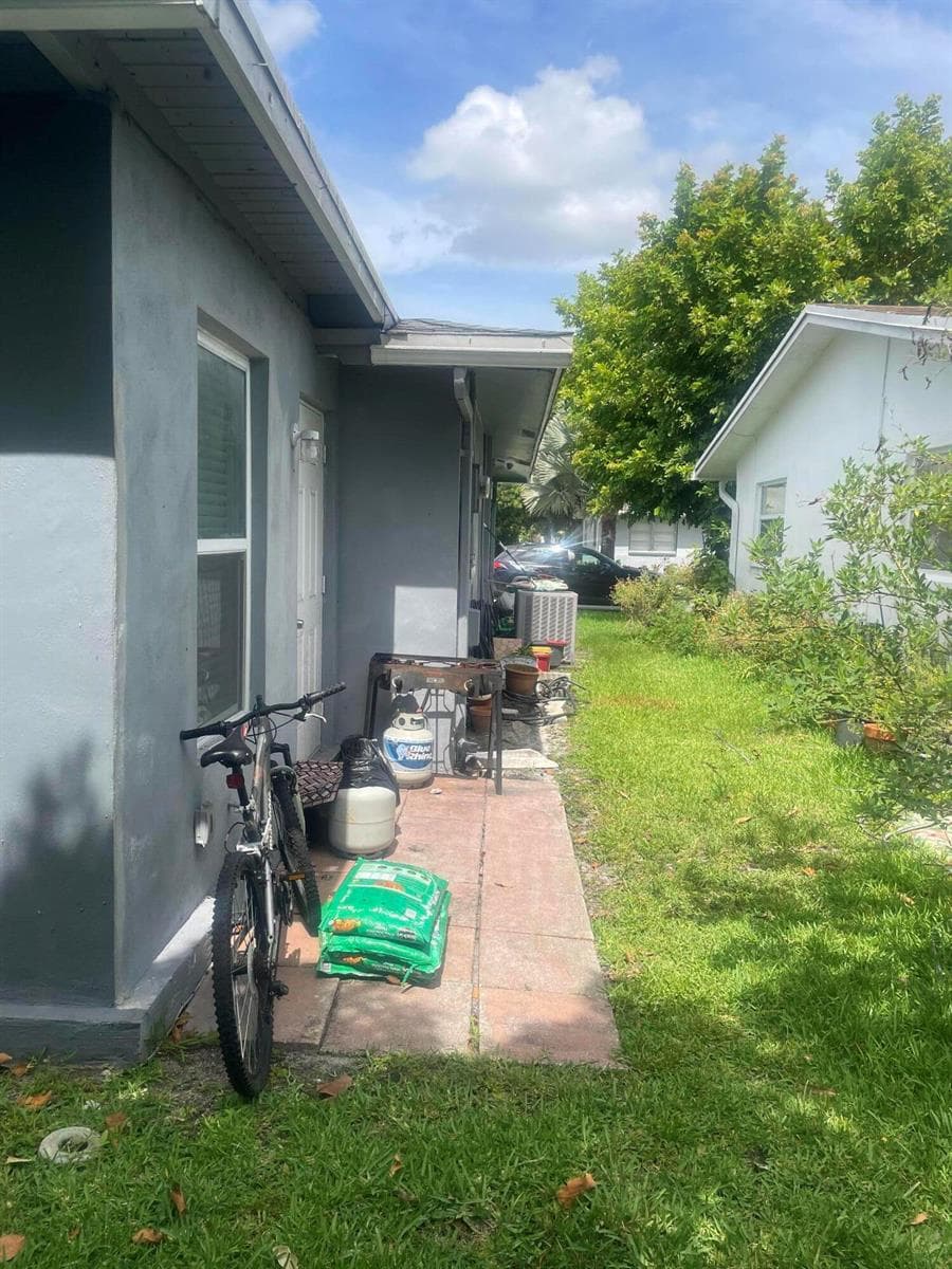 5706 NW 68th Terrace, Tamarac, FL 33321 photo 6
