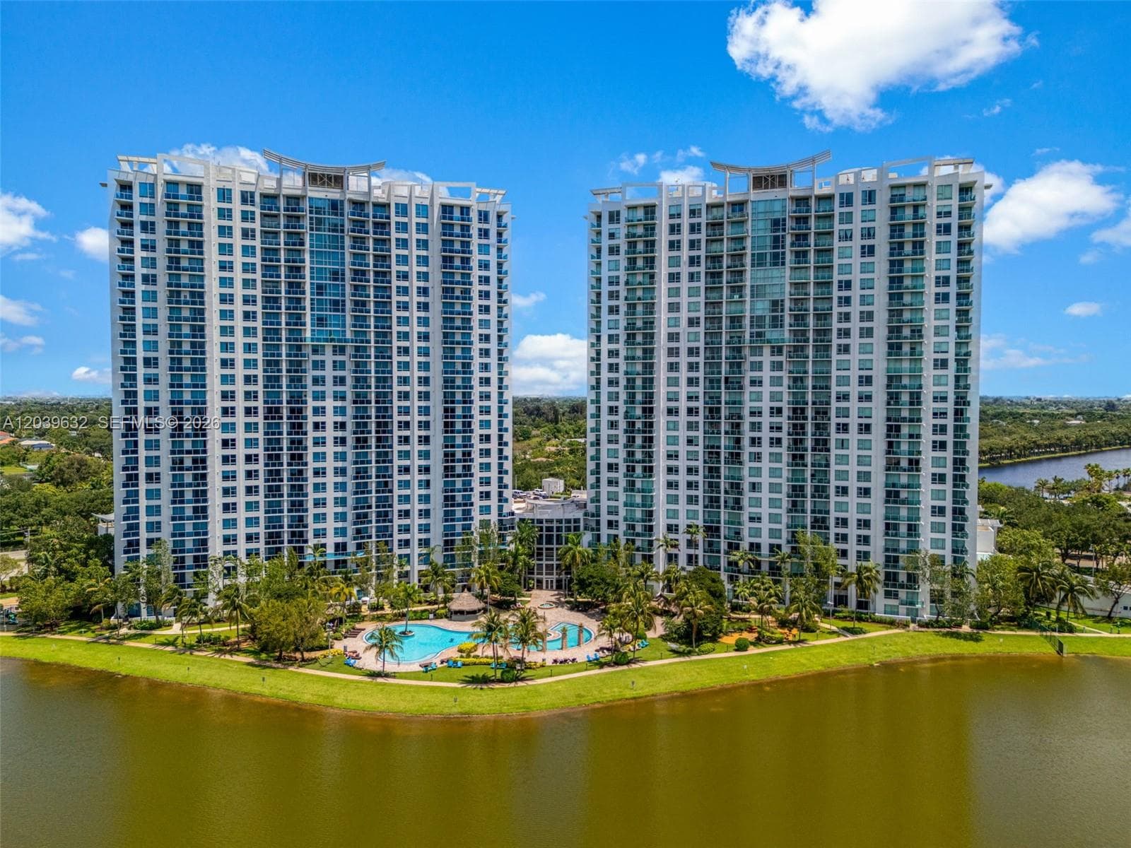 2641 N Flamingo Rd # 304N, Sunrise, FL 33323 photo 2