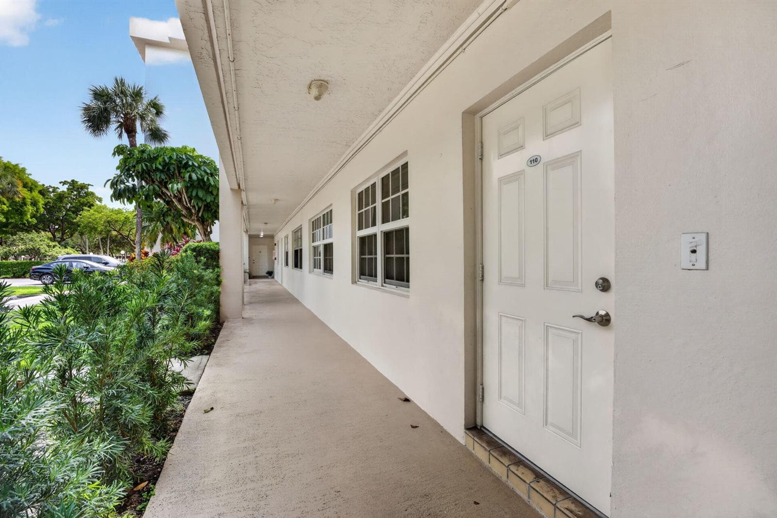 3960 Oaks Clubhouse # 110, Pompano Beach, FL 33069 photo 3