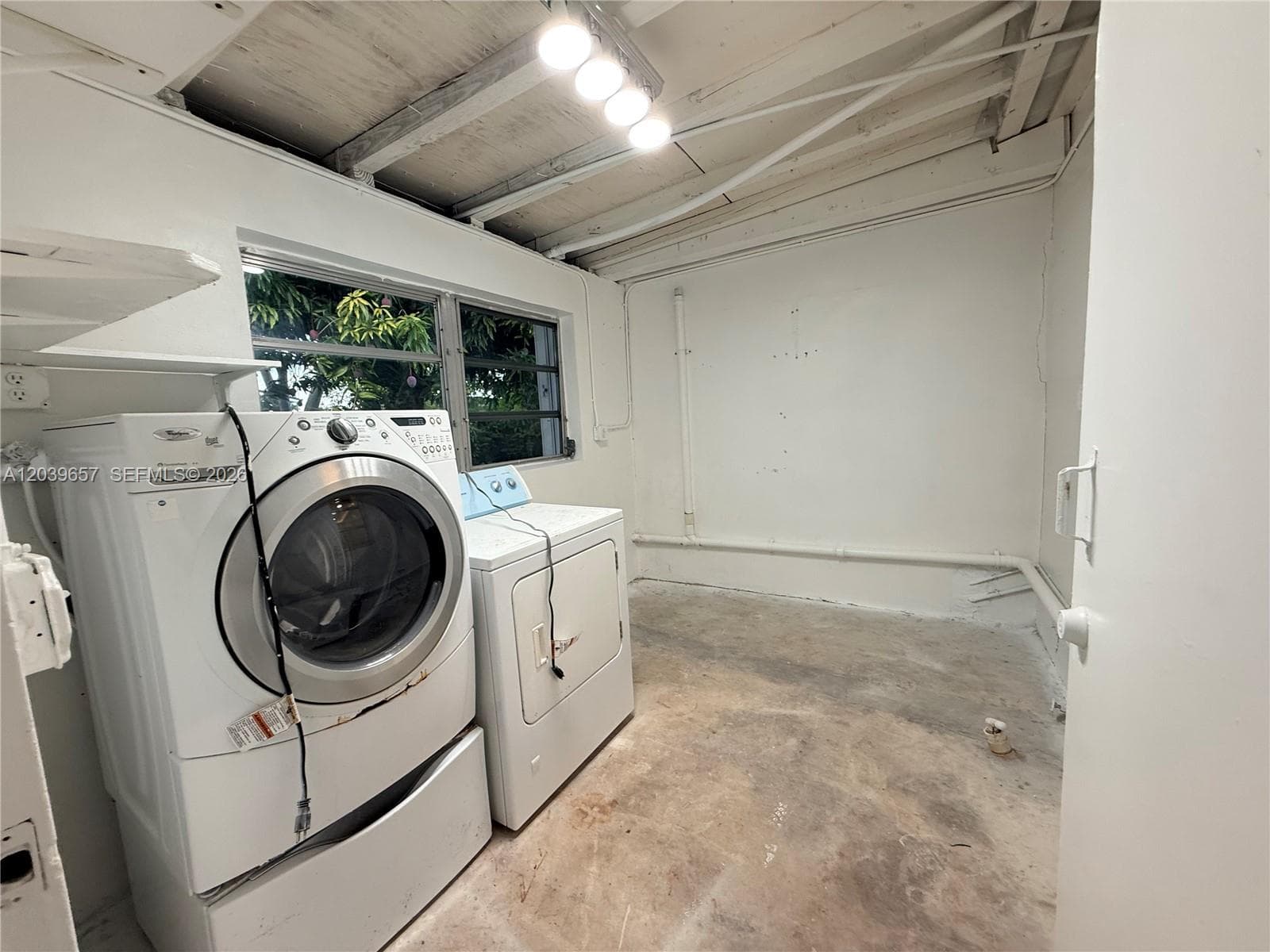 561 W 39th St # n/a, Hialeah, FL 33012 photo 11