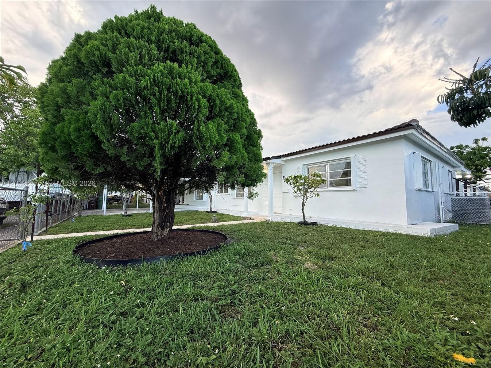 561 W 39th St # n/a, Hialeah, FL 33012 photo 4