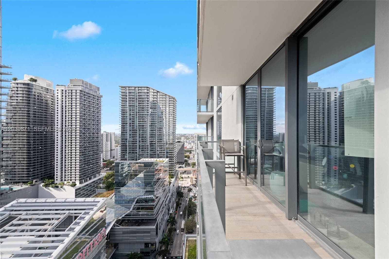 68 SE 6th St # 2601, Miami, FL 33131 photo 12