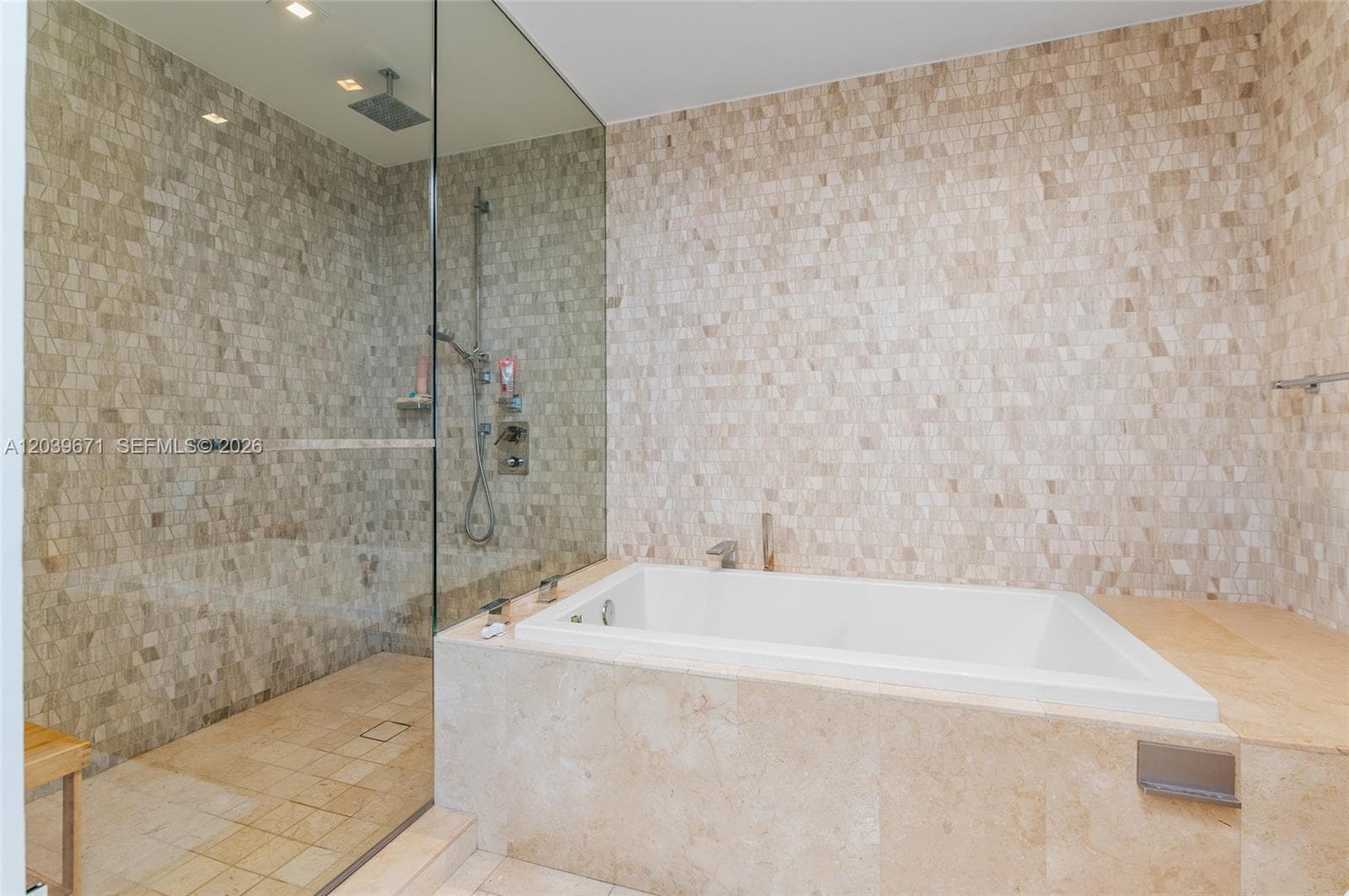 68 SE 6th St # 2601, Miami, FL 33131 photo 9