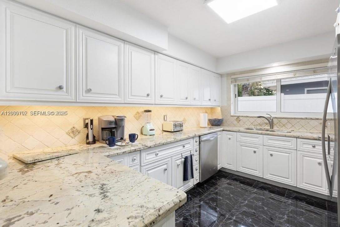 2580 SE 2nd Ct, Pompano Beach, FL 33062 photo 12