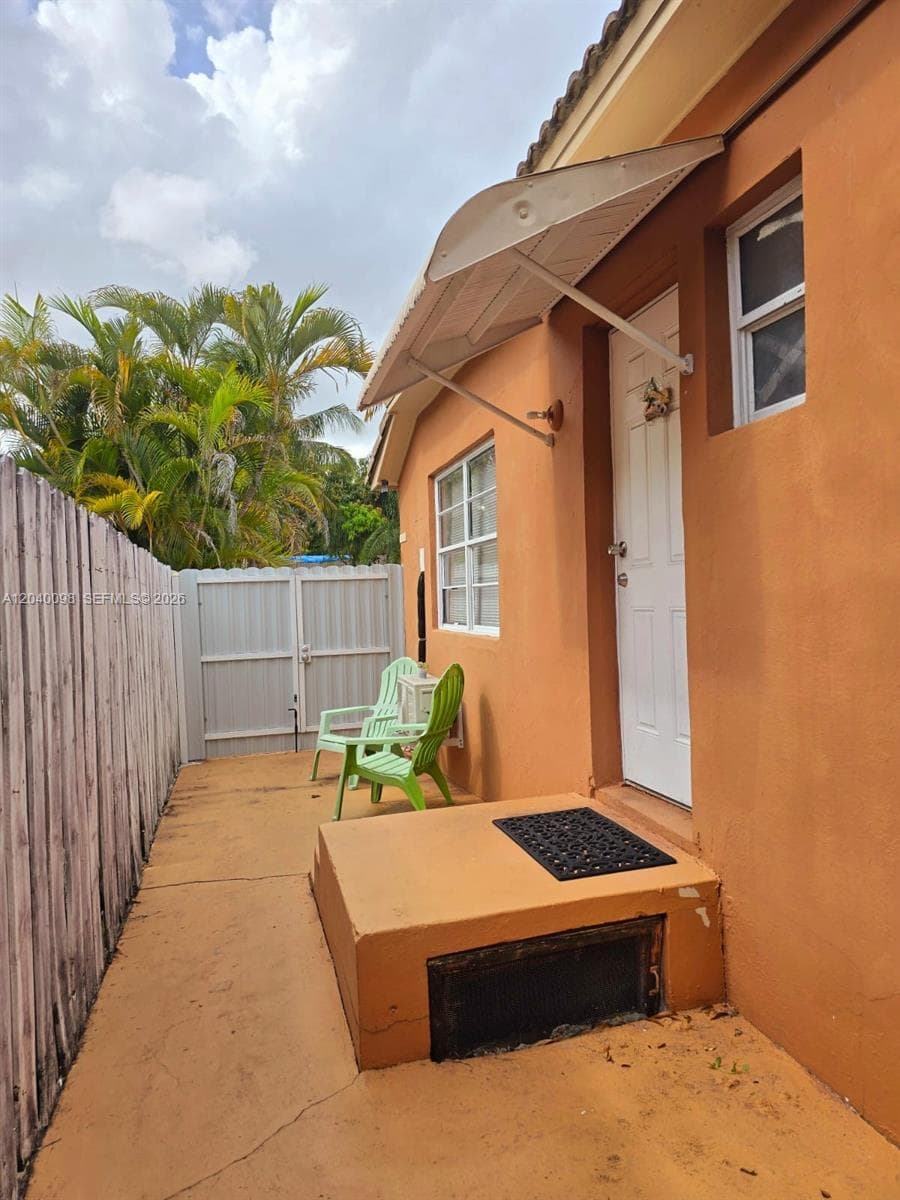 4074 NW 4th St, Miami, FL 33126 photo 10
