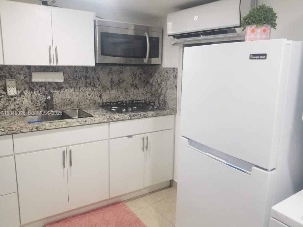 4074 NW 4th St, Miami, FL 33126 photo 11