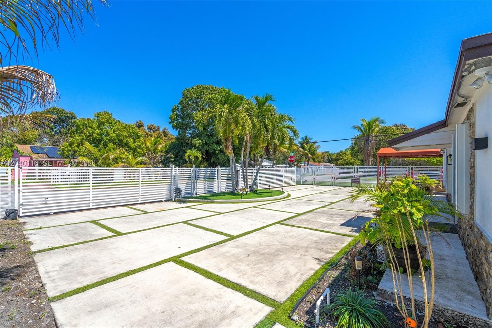 302 NW 100th St, Miami, FL 33150 photo 6