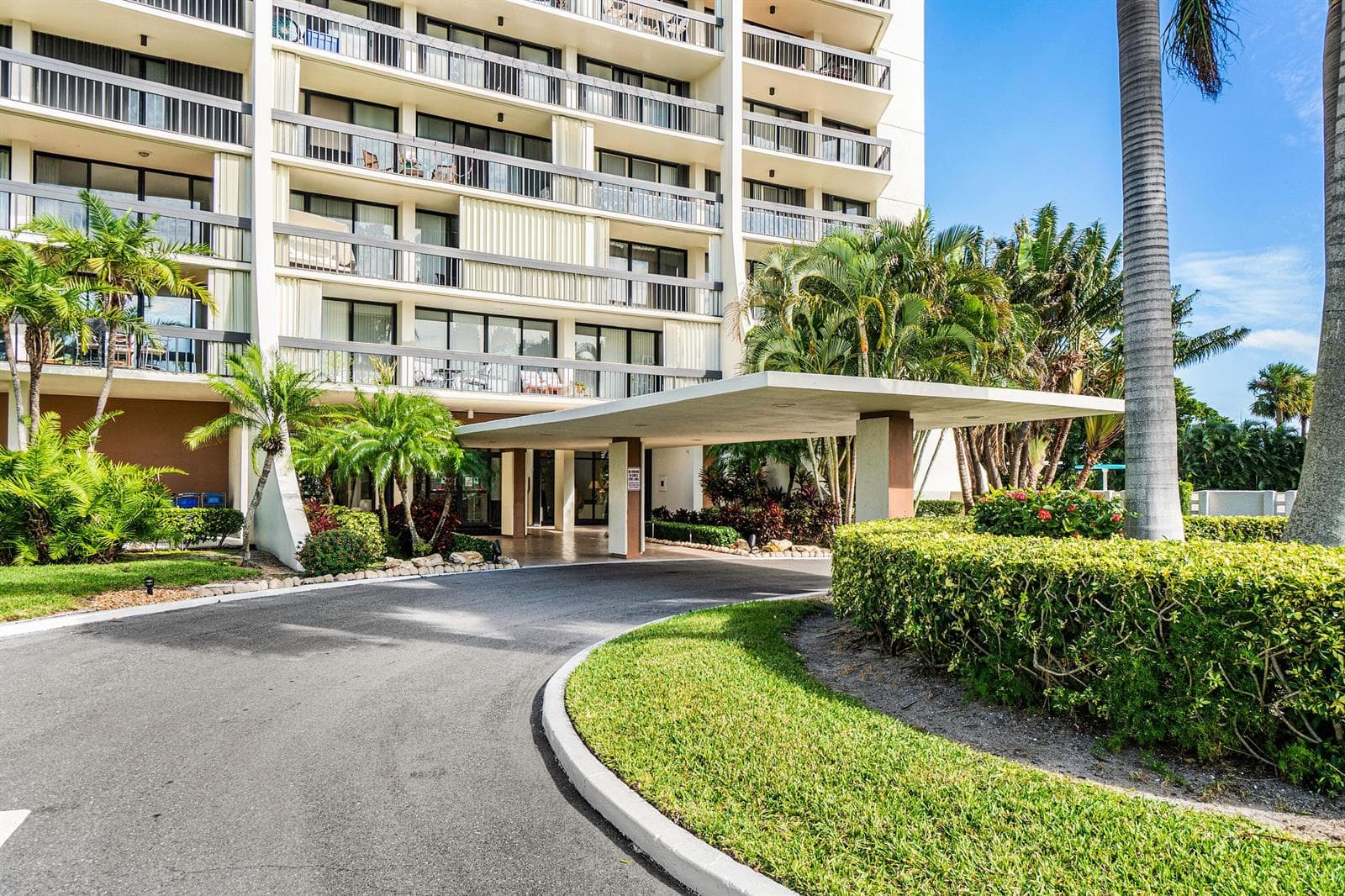 2425 Presidential Way # Ph5, West Palm Beach, FL 33401 photo 6
