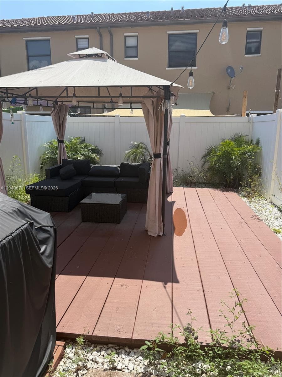 8929 W 35th Way, Hialeah, FL 33018 photo 11