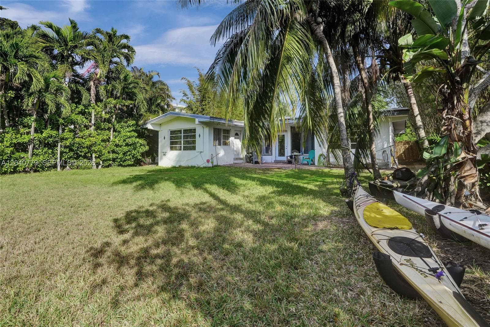 18500 NE 23rd Ct, Miami, FL 33180 photo 9