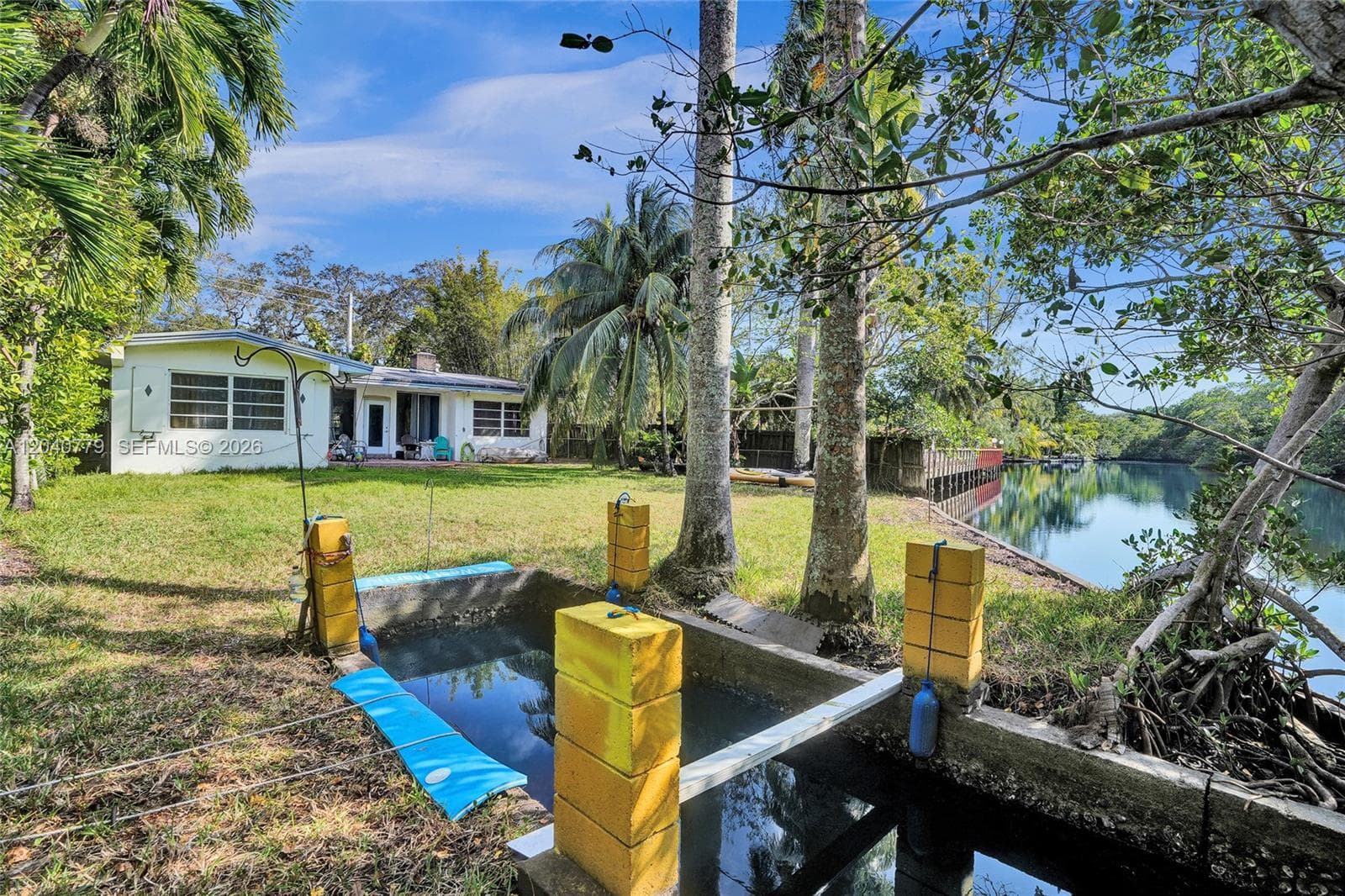 18500 NE 23rd Ct, Miami, FL 33180 photo 11