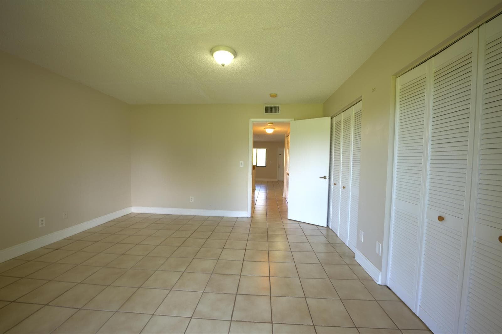 1523 Meadows Circle W, Boynton Beach, FL 33436 photo 9