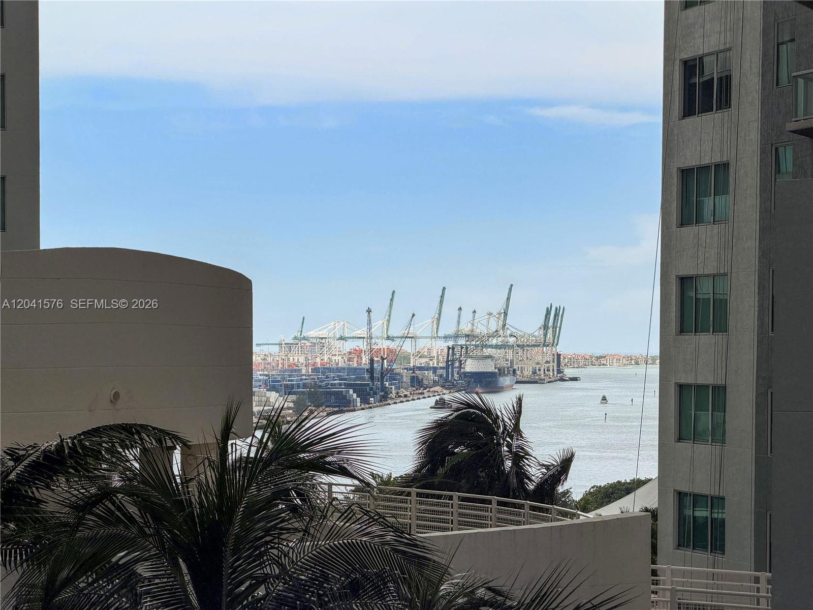 234 NE 3rd St # 1404, Miami, FL 33132 photo 2