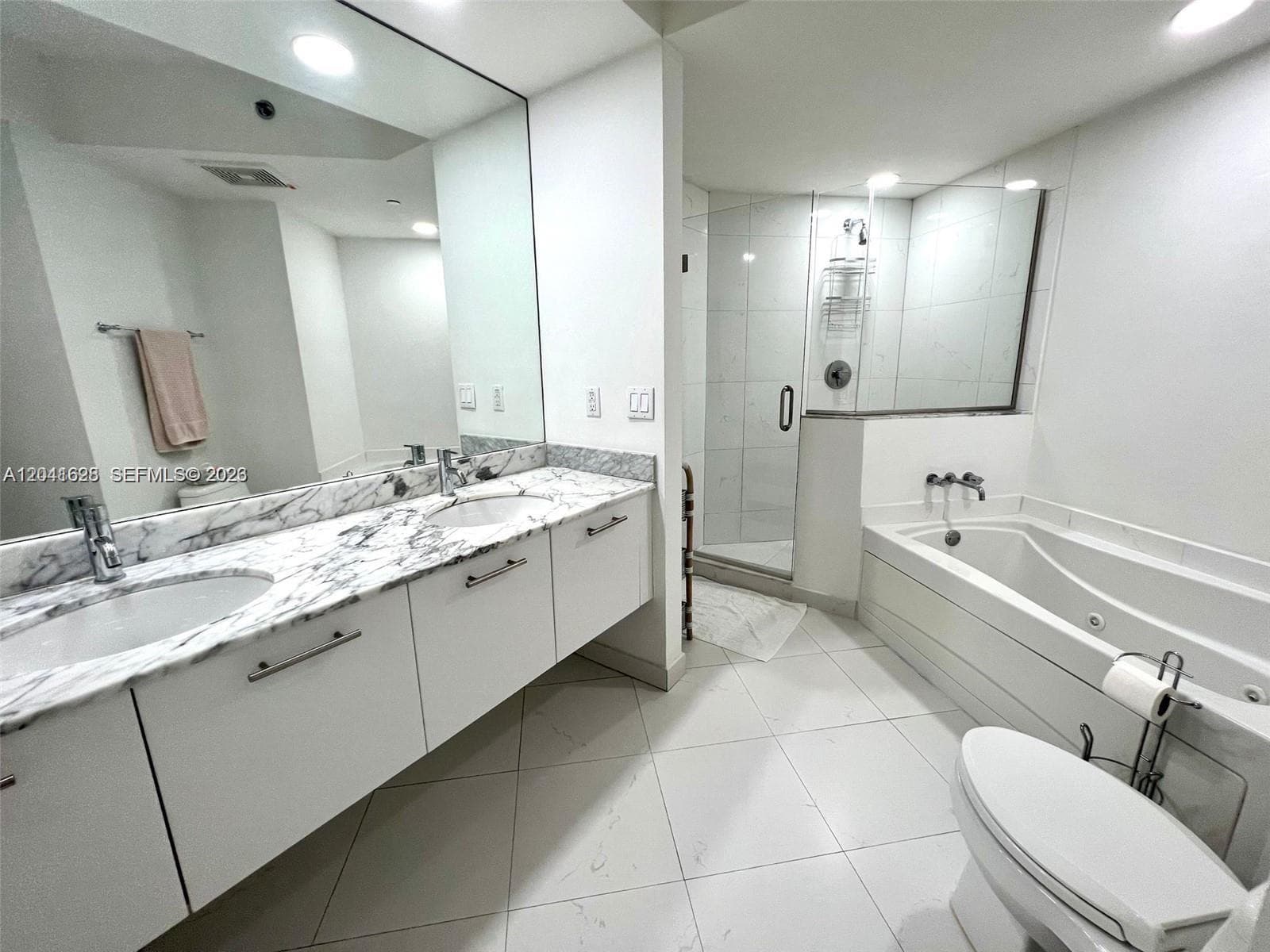 500 Brickell Ave # 1410, Miami, FL 33131 photo 12