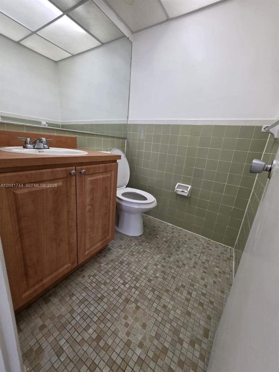 6930 Miami Gardens Dr # 1-209, Hialeah, FL 33015 photo 10
