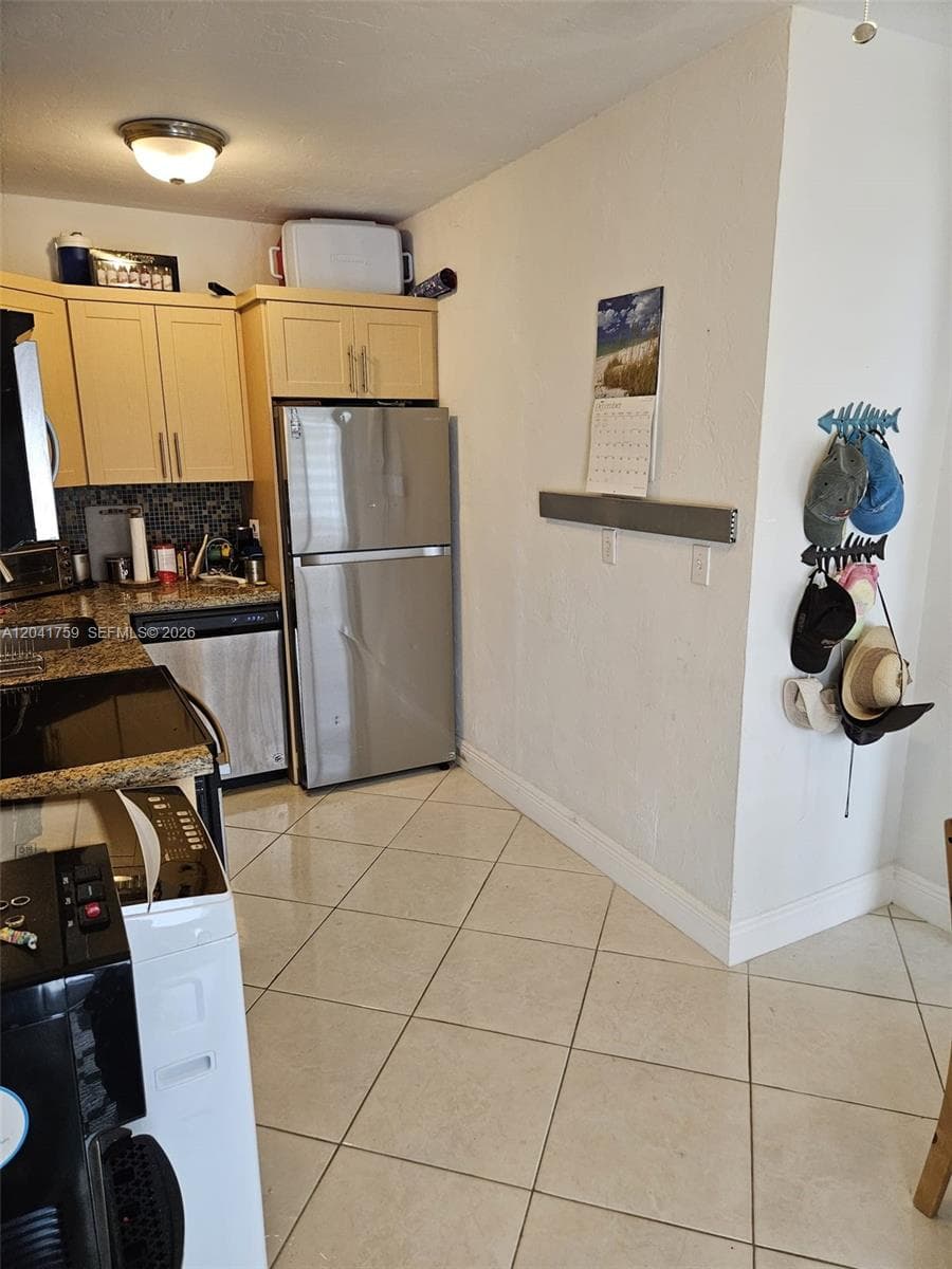 7400 Harding Ave # 22, Miami Beach, FL 33141 photo 6