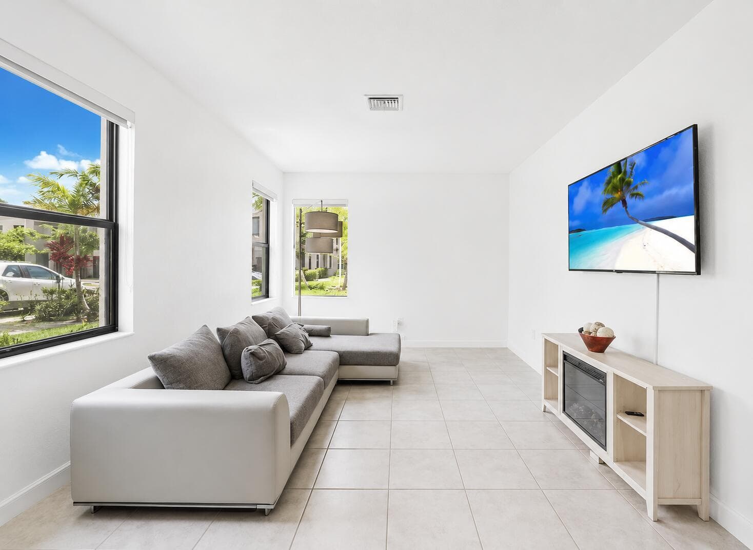 20682 NE 2nd Court, Miami, FL 33179 photo 6