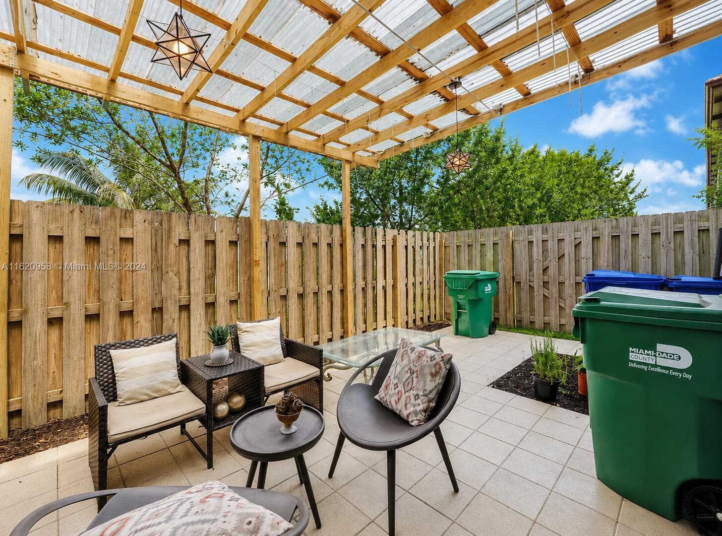 20682 NE 2nd Court, Miami, FL 33179 photo 8