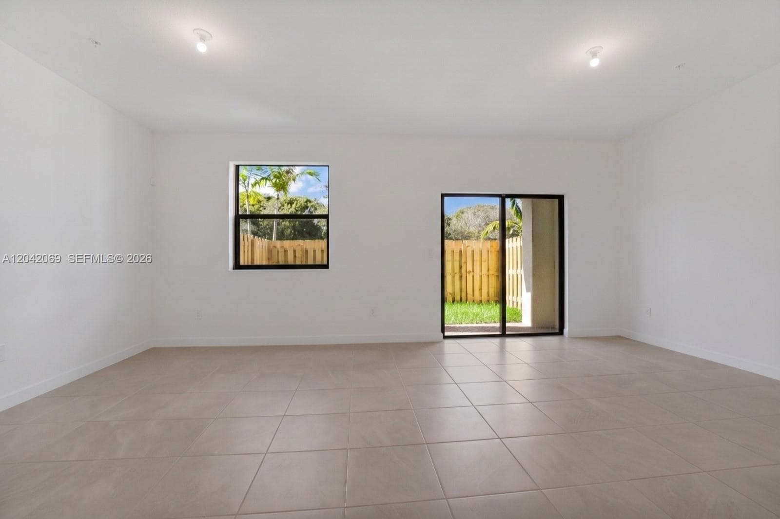 250 SW 159th Ln, Pembroke Pines, FL 33027 photo 2
