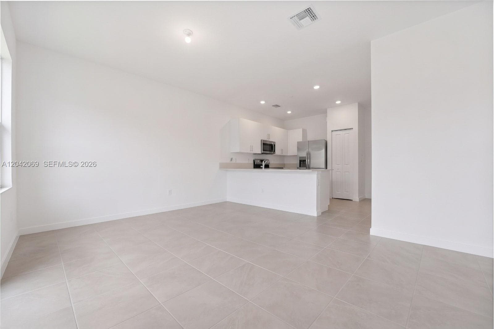250 SW 159th Ln, Pembroke Pines, FL 33027 photo 4