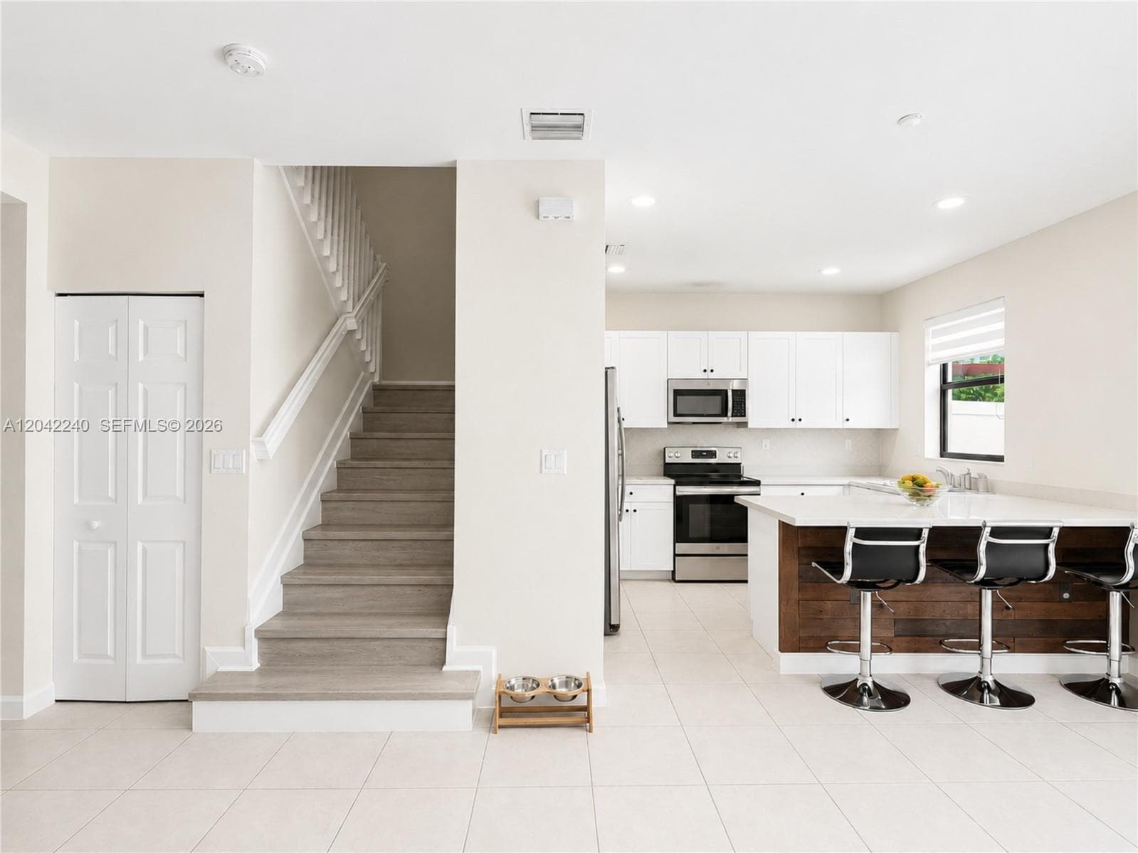 10604 W 33rd Ln, Hialeah, FL 33018 photo 6