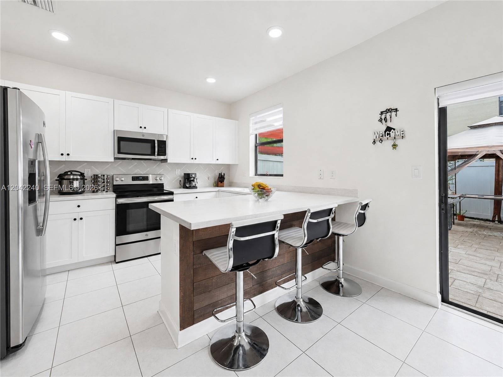 10604 W 33rd Ln, Hialeah, FL 33018 photo 12
