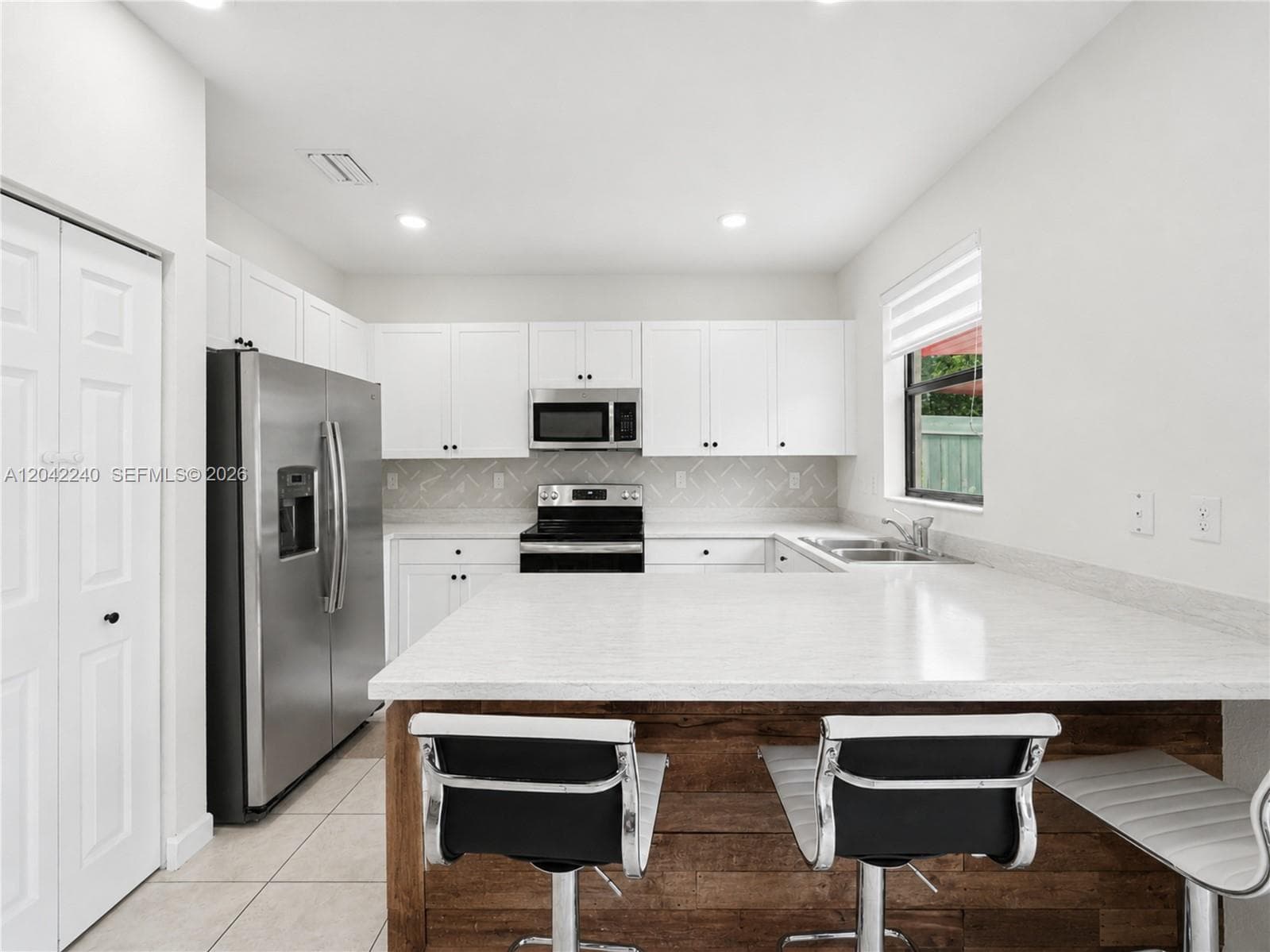 10604 W 33rd Ln, Hialeah, FL 33018 photo 9