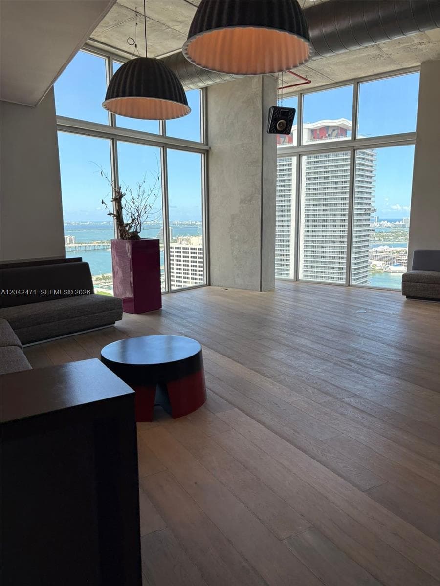 151 SE 1st St # 2401, Miami, FL 33131 photo 7