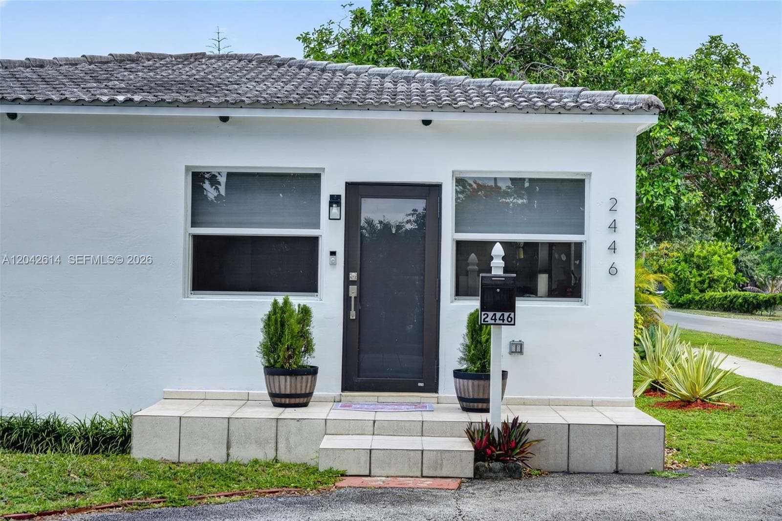 2446 Mckinley St, Hollywood, FL 33020 photo 7