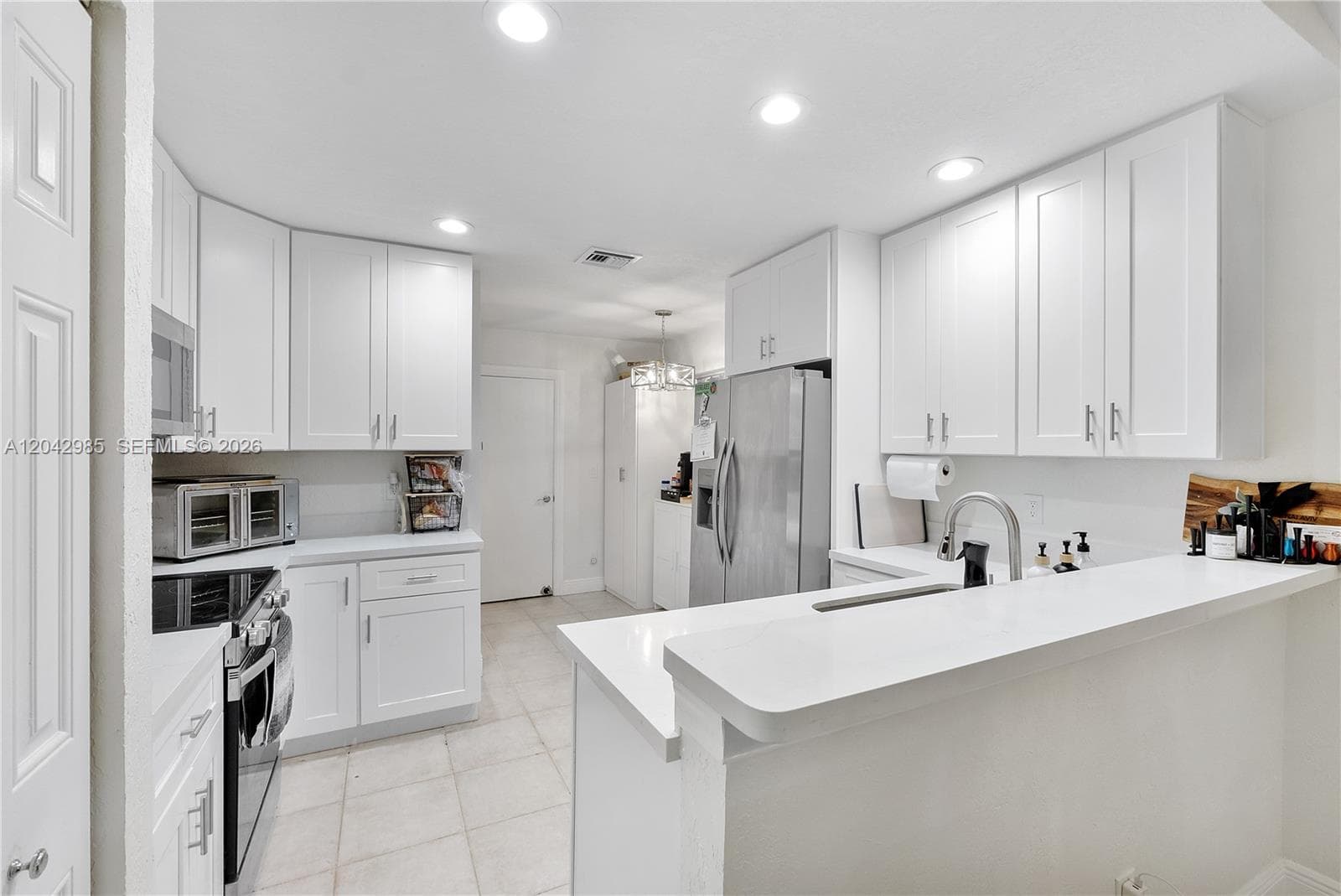 9161 Lake Park Cir N, Davie, FL 33328 photo 5