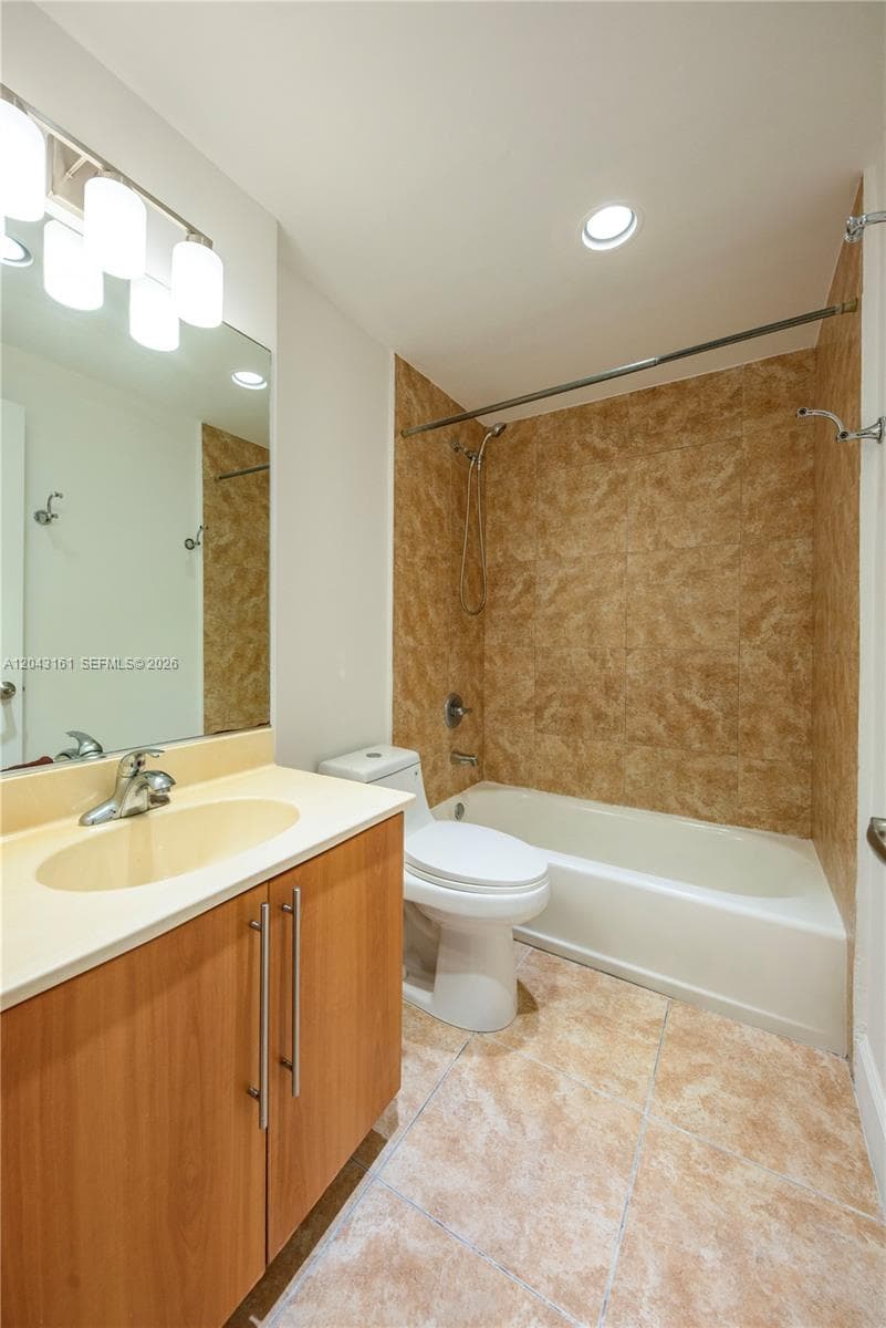 7501 E Treasure Dr # 6A, North Bay Village, FL 33141 photo 9