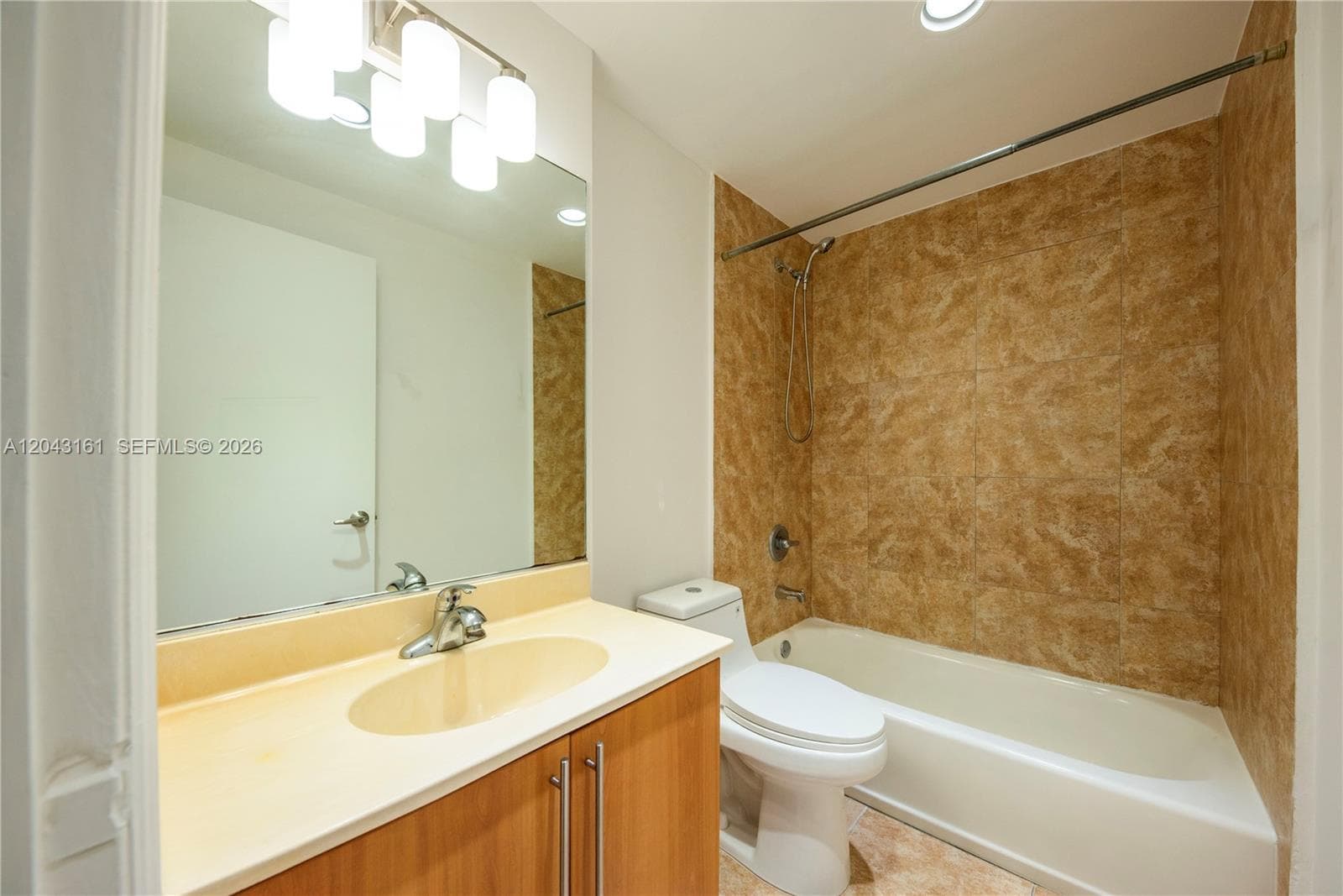 7501 E Treasure Dr # 6A, North Bay Village, FL 33141 photo 10