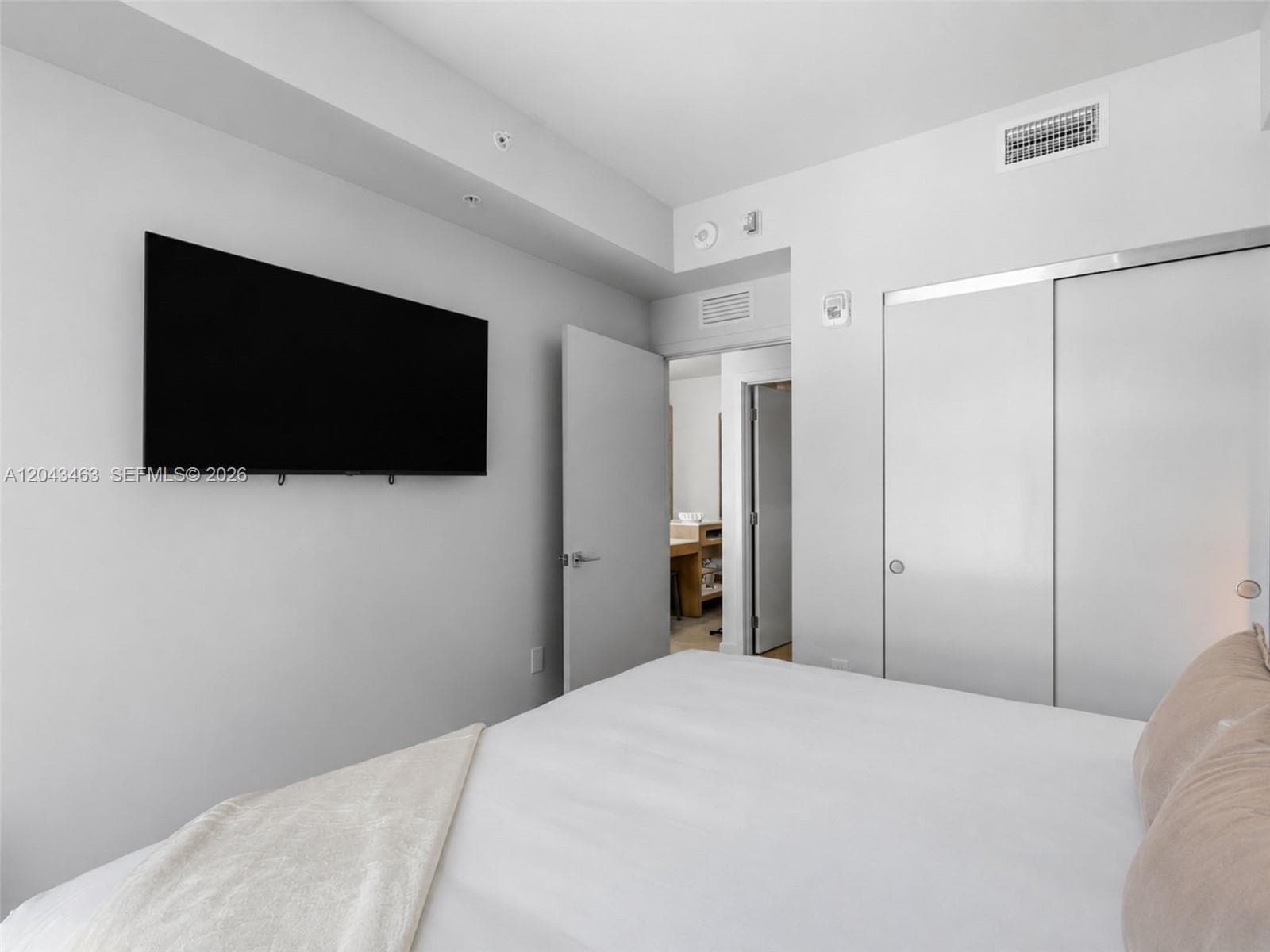 11 NE 6th St # 1509, Miami, FL 33132 photo 10