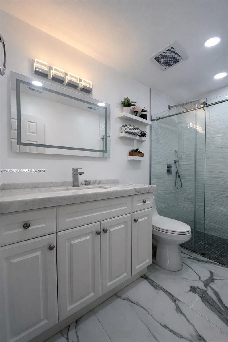 6012 NW 172nd Terr Cir, Hialeah, FL 33015