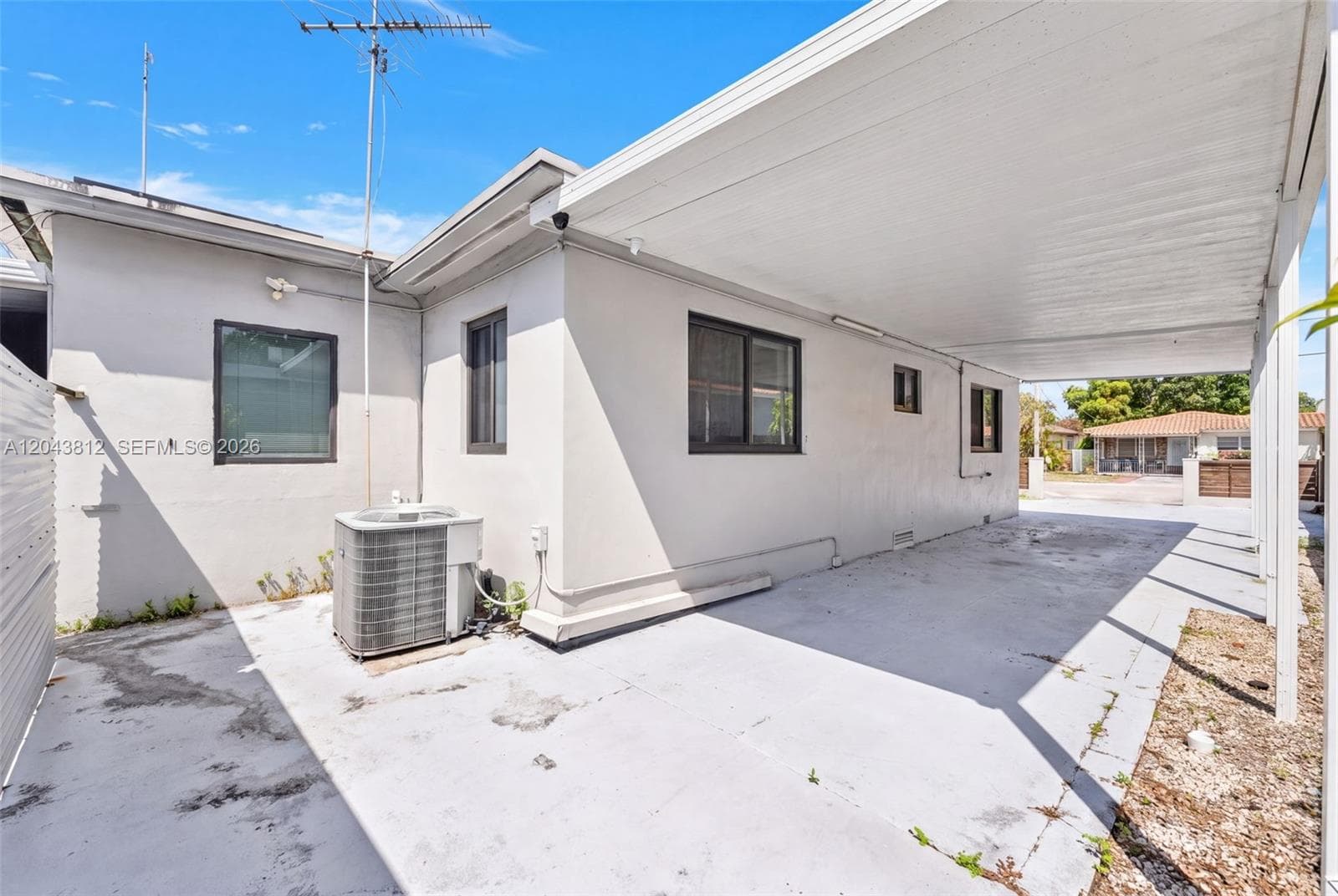 2360 SW 2nd St, Miami, FL 33135 photo 7