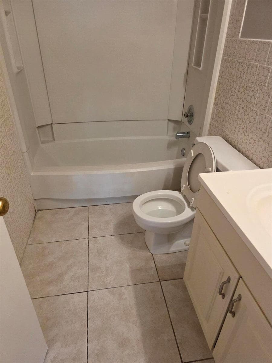2401 Riverside Drive # 411-b, Coral Springs, FL 33065 photo 5