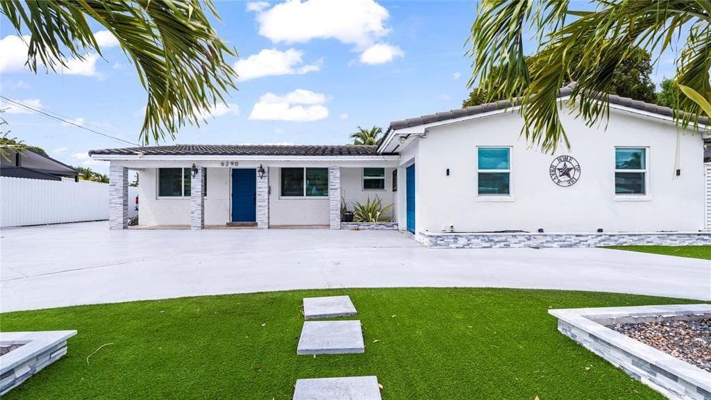 6290 W 16th Avenue, Hialeah, FL 33012 photo 11