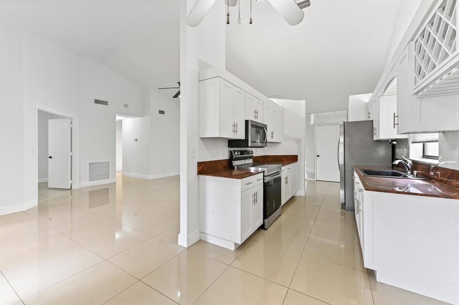 5421 Helene Circle, Boynton Beach, FL 33472 photo 10