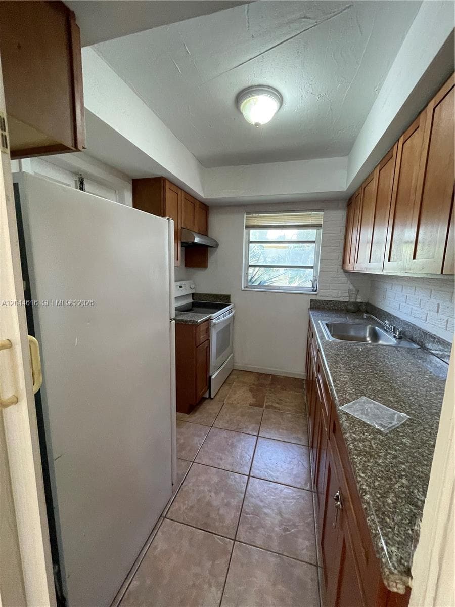 7841 Dunham Blvd # 6, Miami, FL 33138 photo 6