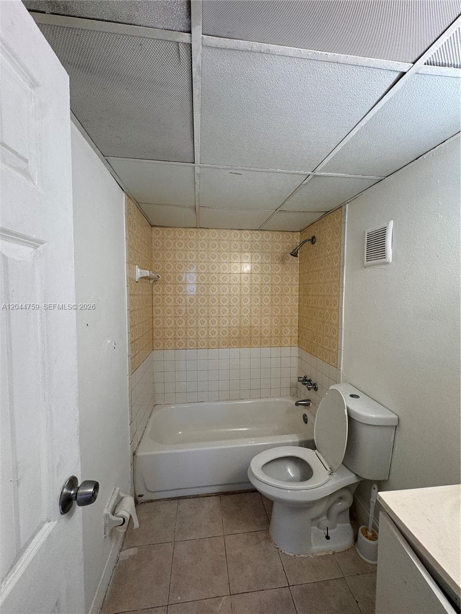 1756 NW 55th Ave # 101, Lauderhill, FL 33313