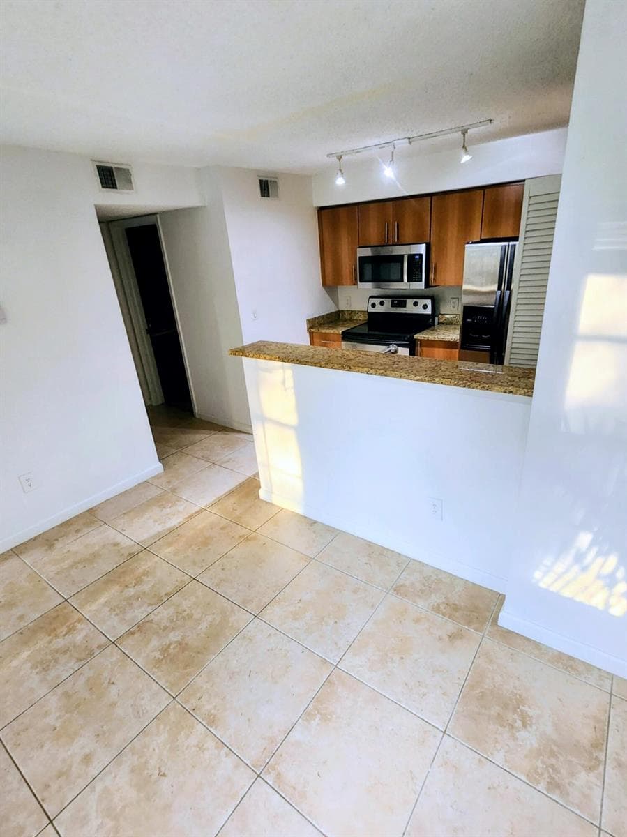 1020 Crystal Way # F, Delray Beach, FL 33444 photo 9