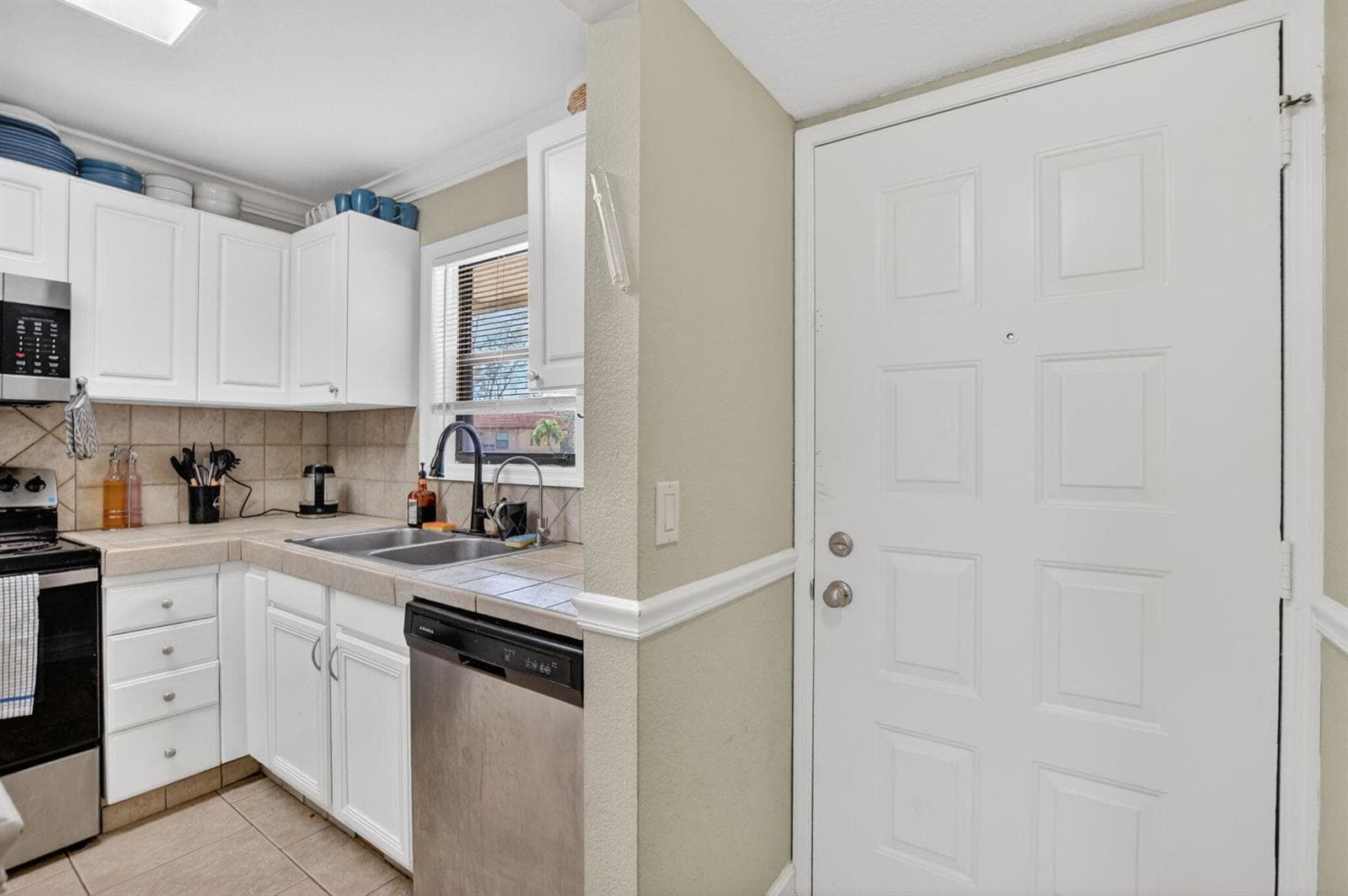 21895 Lake Forest Circle # 201, Boca Raton, FL 33433 photo 4
