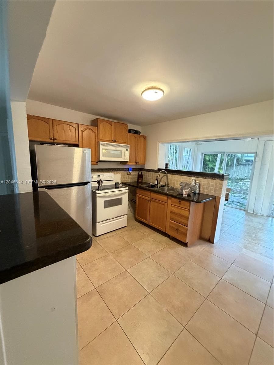 1170 NW 66th Ter, Margate, FL 33063 photo 6